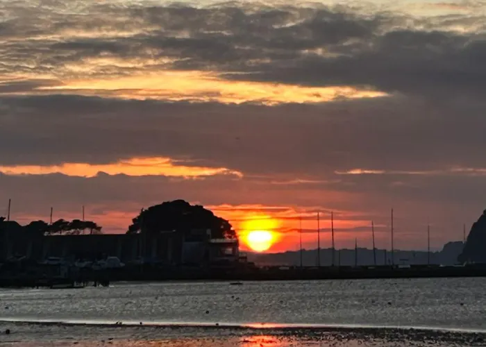 Shorebanks - Harbour View Apartment In Sandbanks.