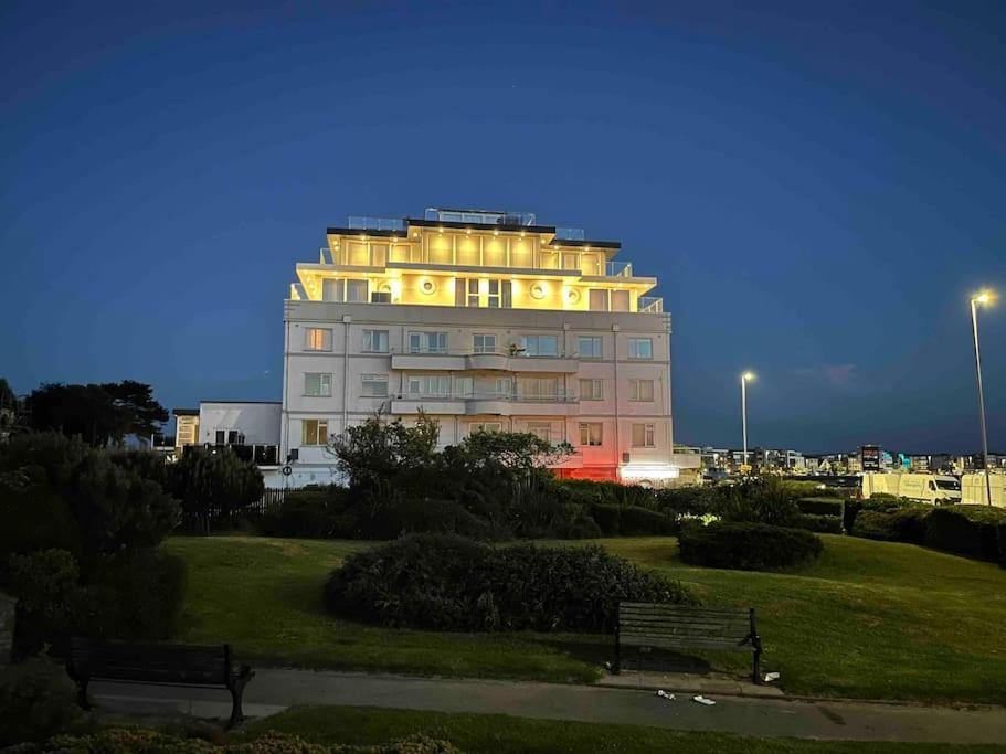 Shorebanks - Harbour View In Sandbanks. Apartment Poole